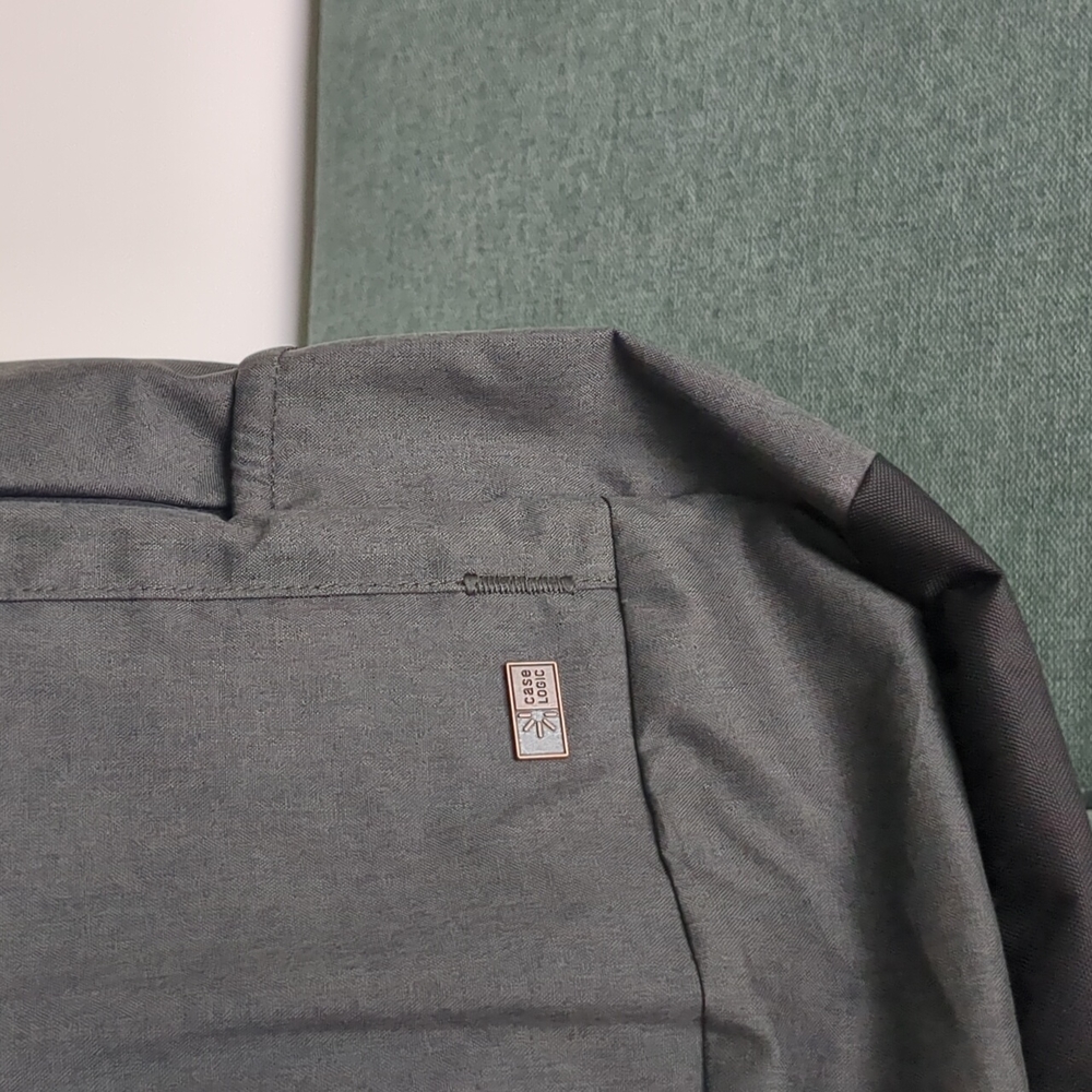 Nwot Case Logic Gray "Era" Backpack - image 3